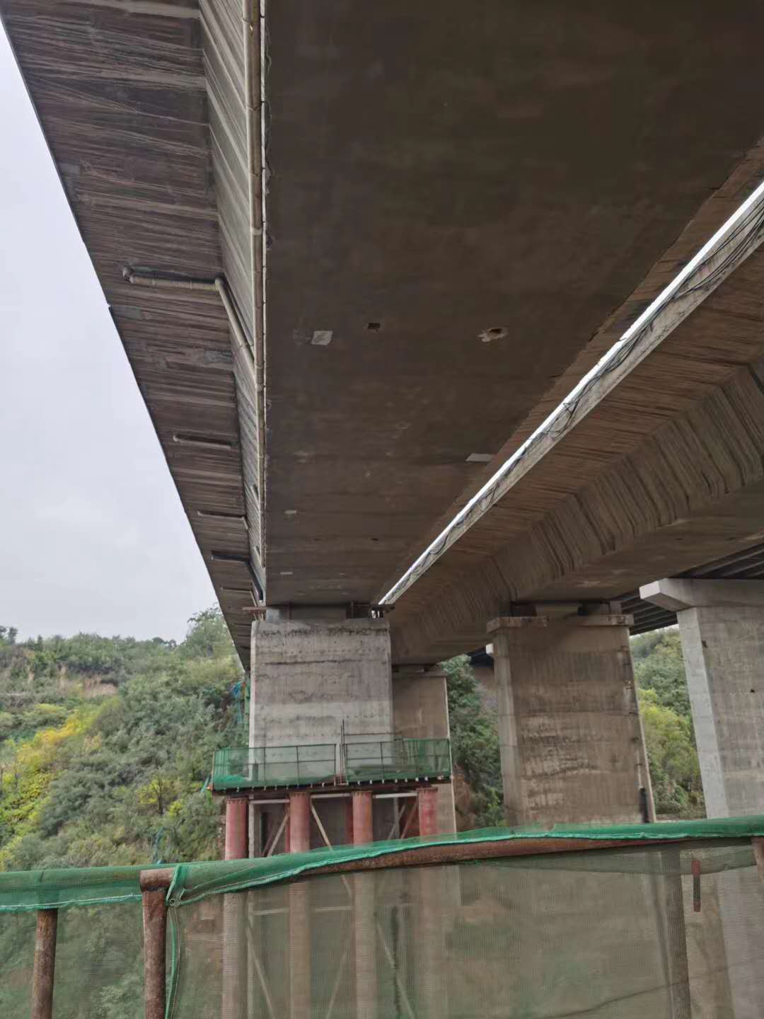 沙依巴克桥梁加固前制定可行设计方案图并用对施工方法